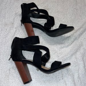 Penny loves Kenny heels